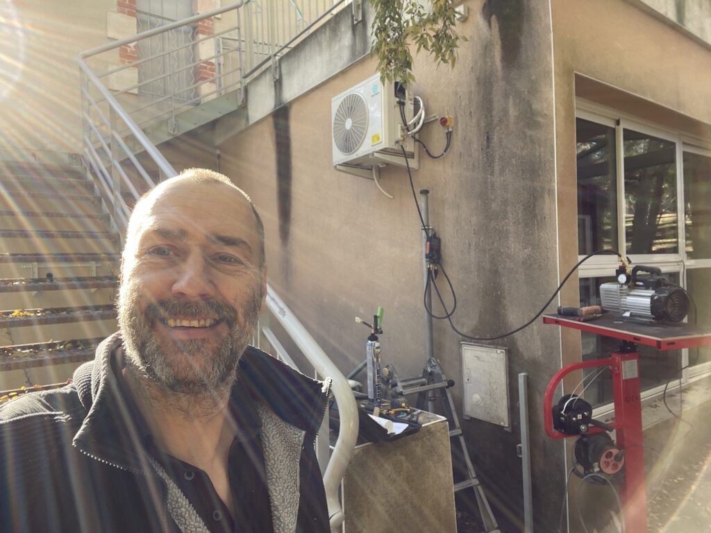 Installation, entretien, dépannage d'un système de climatisation air air